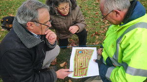 Réalisation d'un labyrinthe végétal : début de l'implantation