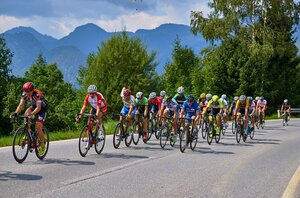 Arrivée de la 2 ème étape du Tour Cantal Cadets 2022 à YDES